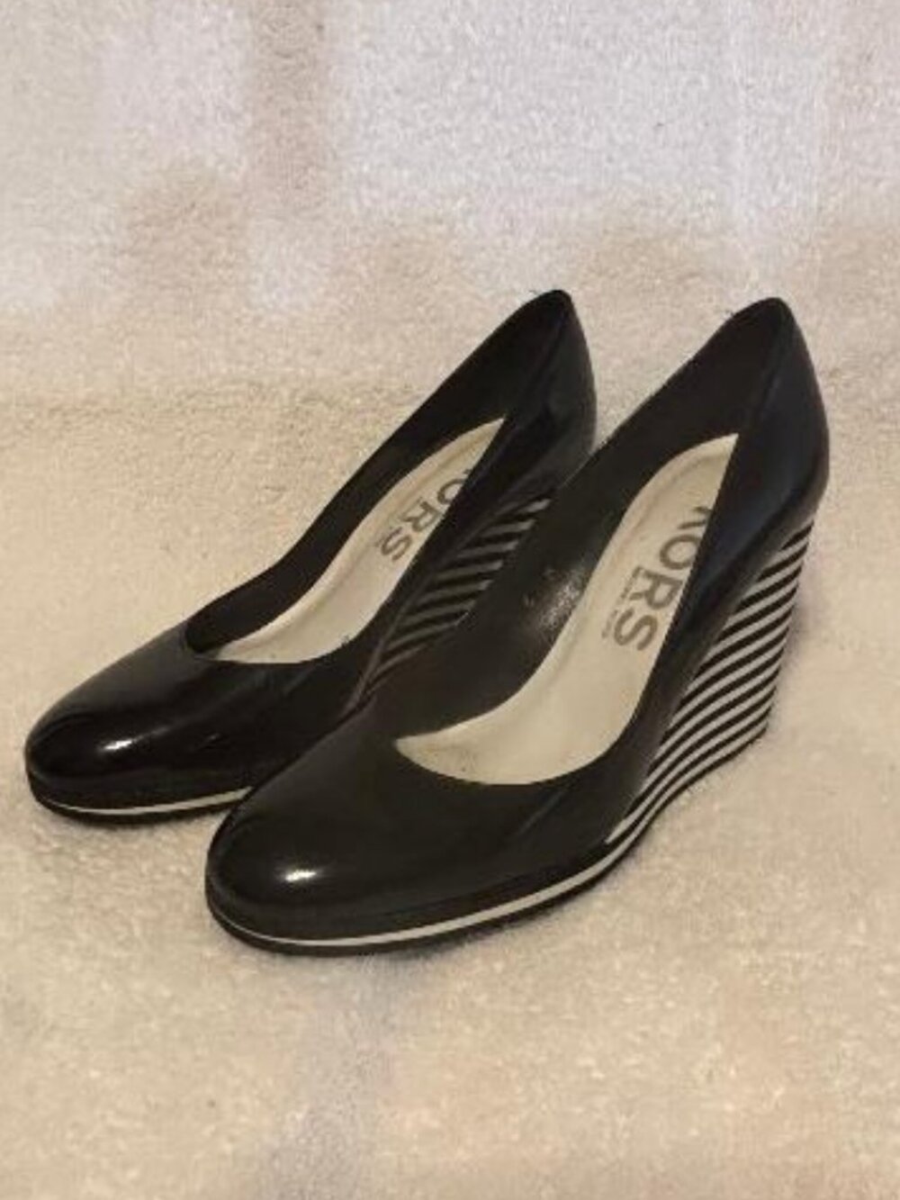 Michael Kors Women’s Seaside Pump Size 6 Black Patent Striped Wedge